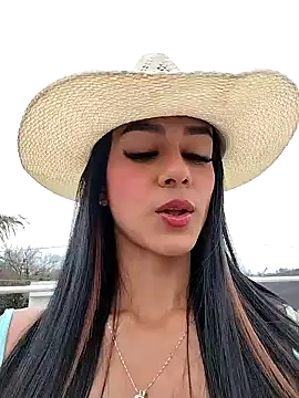 Juliana Xander online show from 11/20/25, 02:29