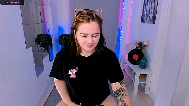 lunaalli online show from 11/15/25, 04:11