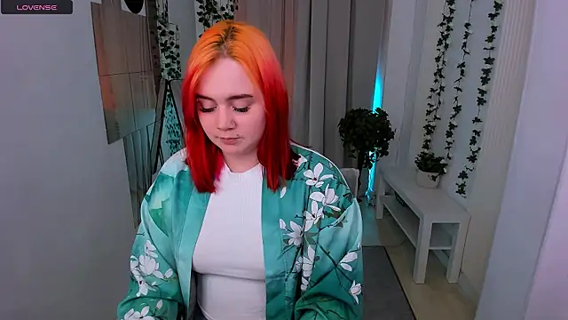 lunaalli online show from 04/10/26, 09:22