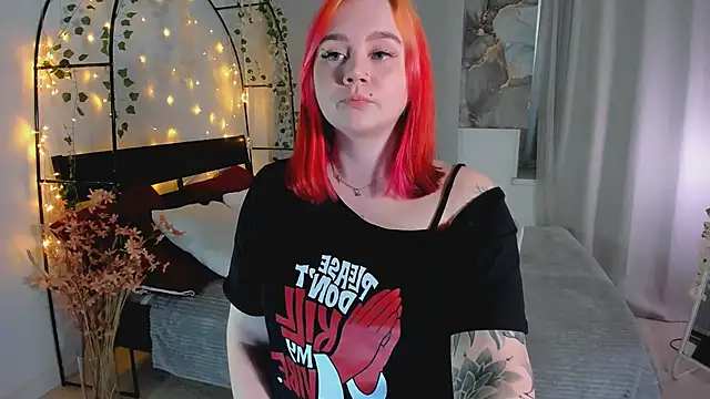 lunaalli online show from 04/14/26, 01:49