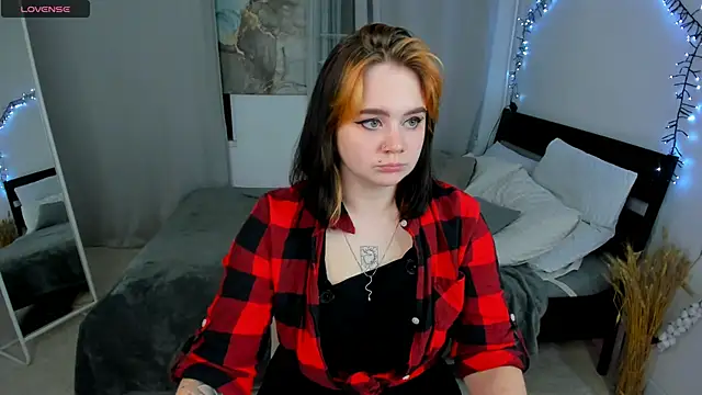 lunaalli online show from 10/06/25, 04:19