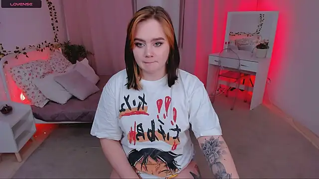 lunaalli online show from 11/10/25, 04:23