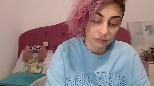 Snapshot of AAARUNY chatting on 11/24/25, 07:03 AAARUNY online show from 11/24/25, 07:03