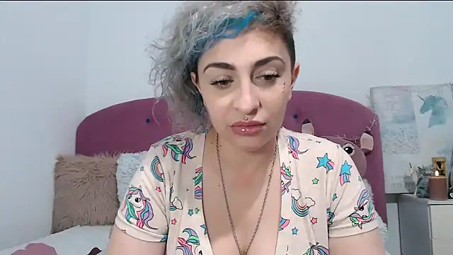 Snapshot of AAARUNY chatting on 10/11/25, 11:33 AAARUNY online show from 10/11/25, 11:33