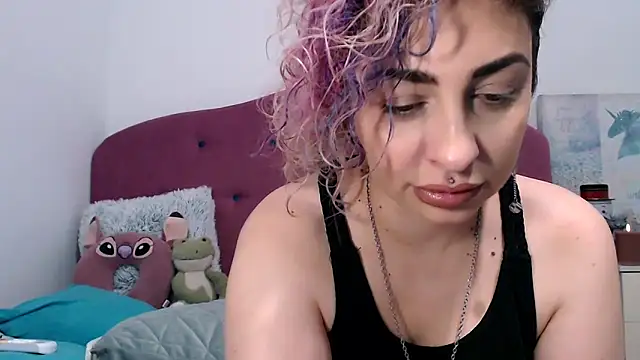 Snapshot of AAARUNY chatting on 12/20/25, 01:14 AAARUNY online show from 12/20/25, 01:14