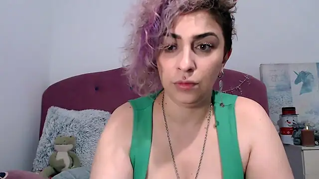 Snapshot of AAARUNY chatting on 12/13/25, 08:04 AAARUNY online show from 12/13/25, 08:04