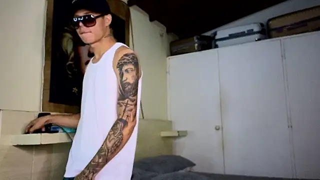 Snapshot of 777_camilo chatting on 09/27/25, 07:42 777 camilo online show from 09/27/25, 07:42