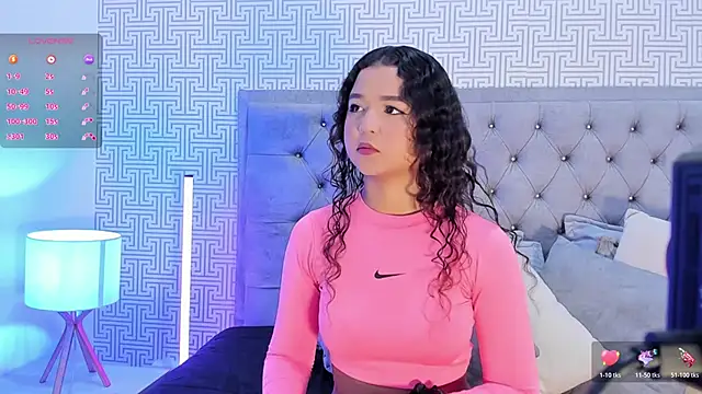 Evaa Lunna  online show from 10/29/25, 07:24