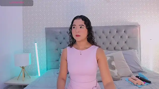Evaa Lunna  online show from 05/20/26, 08:28