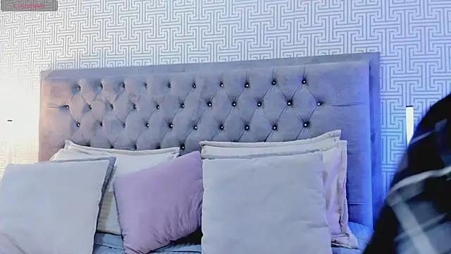 Evaa Lunna  online show from 11/21/25, 08:19