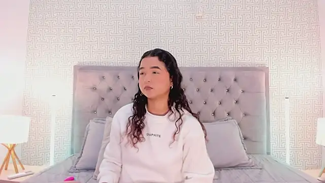 Evaa Lunna  online show from 03/02/26, 08:27