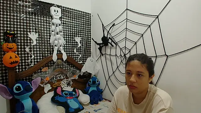 Aria Arthur online show from 10/21/25, 10:14