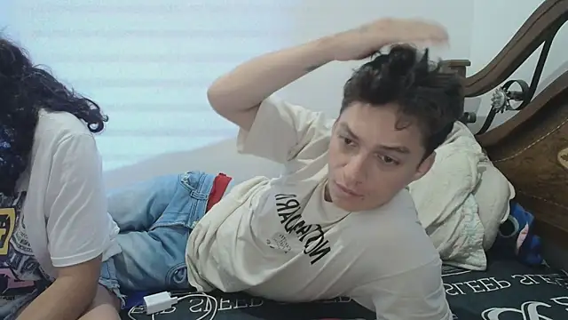 Aria Arthur online show from 10/10/25, 10:27