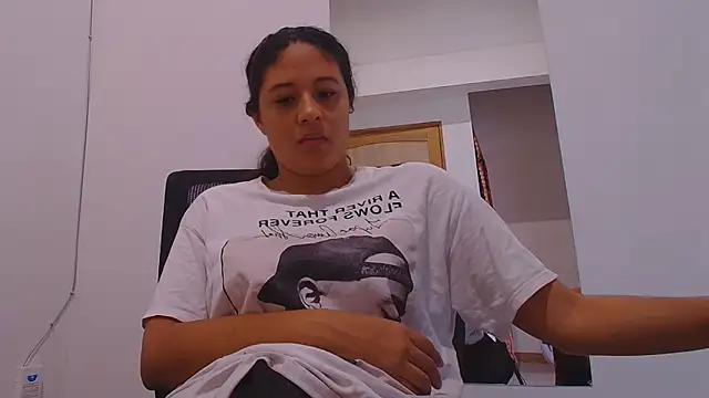 Aria Arthur online show from 09/10/25, 12:04