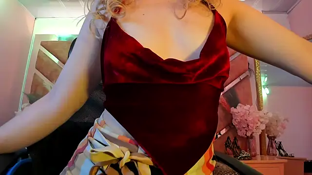Snapshot of Pamela_Squirtt chatting on 06/19/26, 03:45 Pamela Squirtt online show from 06/19/26, 03:45