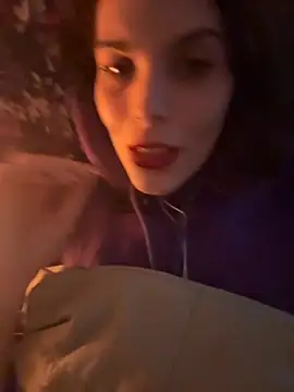 refem9 online show from 10/29/25, 08:41