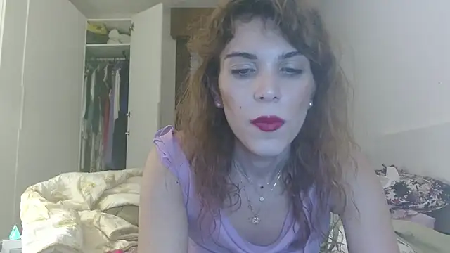 Snapshot of refem9 chatting on 09/14/25, 04:40 refem9 online show from 09/14/25, 04:40