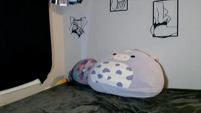 Snapshot of celeste_xxoo chatting on 12/04/25, 02:05 celeste xxoo online show from 12/04/25, 02:05