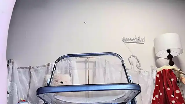 kiraa-0051 online show from 04/15/26, 11:49