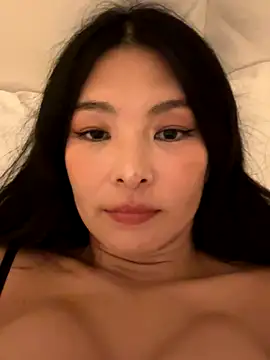 Ninazhang online show from 10/21/25, 02:00