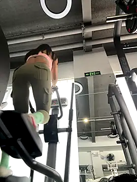 Ninazhang online show from 10/13/25, 02:35