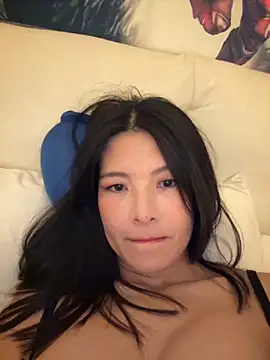 Ninazhang online show from 10/27/25, 01:17