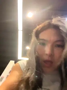 Ninazhang online show from 10/24/25, 01:59