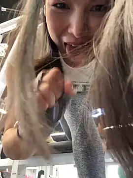 Ninazhang online show from 11/05/25, 01:20