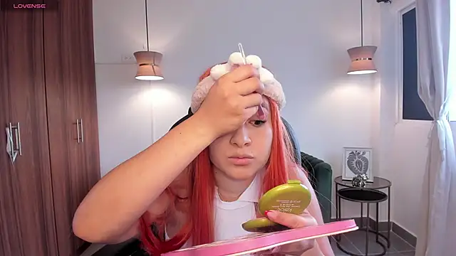 DANDARA THOM online show from 09/18/25, 07:17