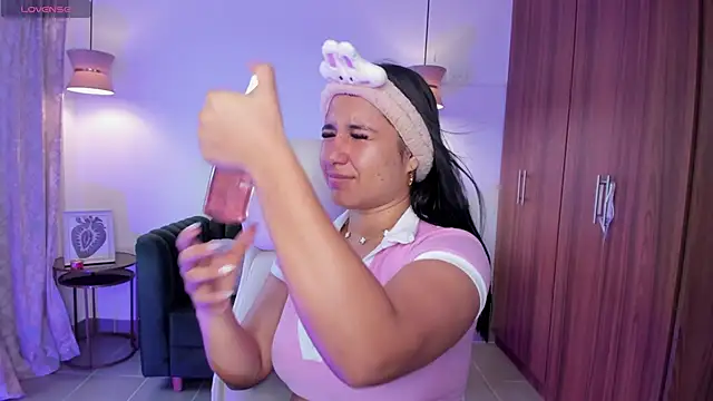 DANDARA THOM online show from 10/08/25, 07:25