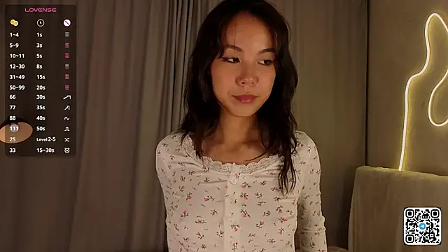 Snapshot of AlodiaAxley chatting on 09/23/25, 06:15 AlodiaAxley online show from 09/23/25, 06:15