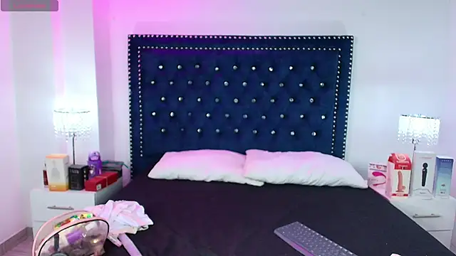 Antonella wild online show from 11/18/25, 03:43