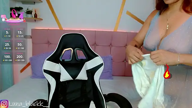 Luna blackk online show from 01/10/26, 09:10