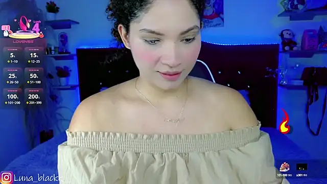 Snapshot of Luna_blackk chatting on 10/09/25, 09:04 Luna blackk online show from 10/09/25, 09:04