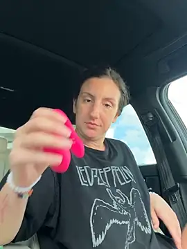 sweetsirenn online show from 10/07/25, 12:50