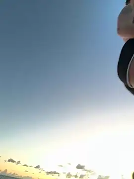 sweetsirenn online show from 10/21/25, 11:09