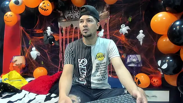 Snapshot of Isa_Anderson09 chatting on 10/23/25, 12:48 Isa Anderson09 online show from 10/23/25, 12:48