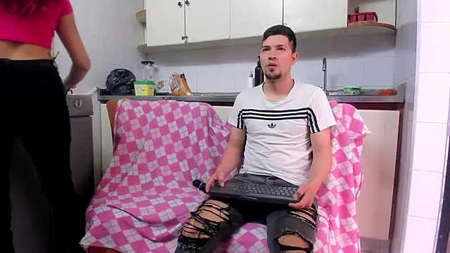 Snapshot of Isa_Anderson09 chatting on 10/22/25, 01:10 Isa Anderson09 online show from 10/22/25, 01:10