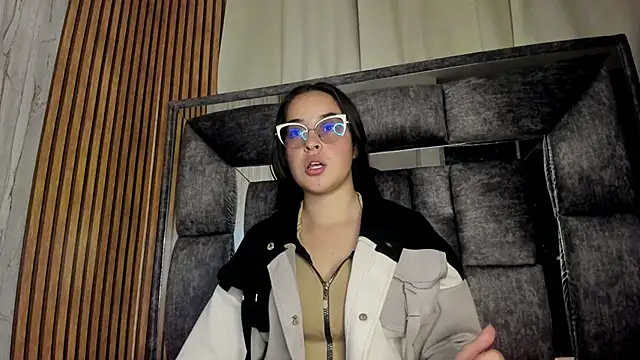 Cherry  Hot online show from 11/30/25, 10:43