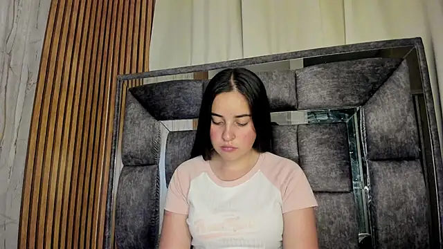 Cherry  Hot online show from 11/24/25, 11:49