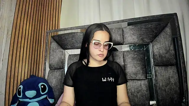 Cherry  Hot online show from 10/24/25, 10:20