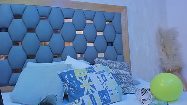 juliette pretty  online show from 03/15/26, 07:10