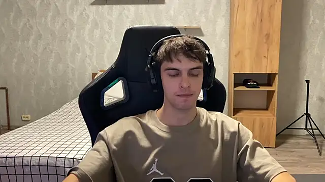 elliot scott online show from 09/20/25, 01:27