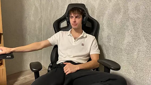 elliot scott online show from 10/11/25, 02:34