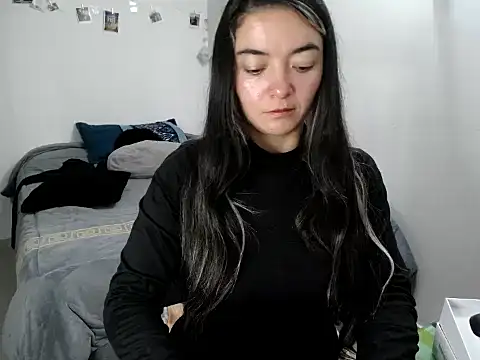 Snapshot of Came-II chatting on 10/30/25, 11:08 Came-II online show from 10/30/25, 11:08