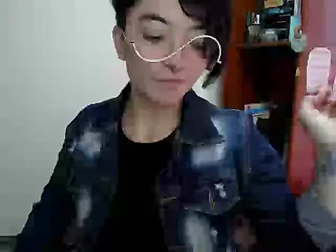 Snapshot of Came-II chatting on 07/18/26, 02:03 Came-II online show from 07/18/26, 02:03