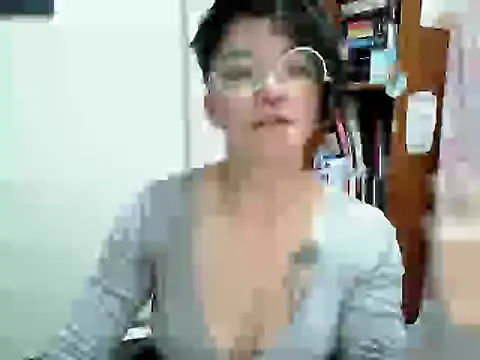 Snapshot of Came-II chatting on 06/30/26, 02:44 Came-II online show from 06/30/26, 02:44
