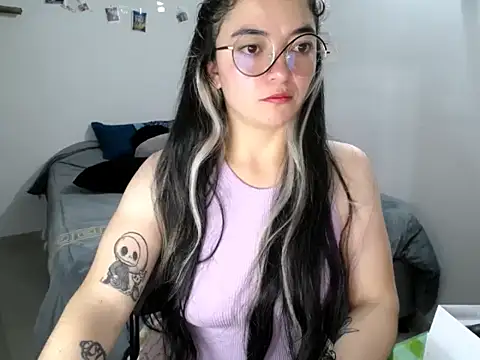 Snapshot of Came-II chatting on 10/31/25, 10:34 Came-II online show from 10/31/25, 10:34