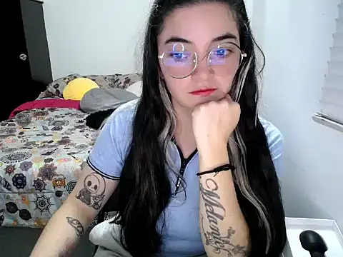 Snapshot of Came-II chatting on 12/15/25, 03:45 Came-II online show from 12/15/25, 03:45