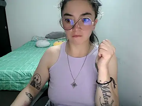 Snapshot of Came-II chatting on 01/13/26, 02:04 Came-II online show from 01/13/26, 02:04